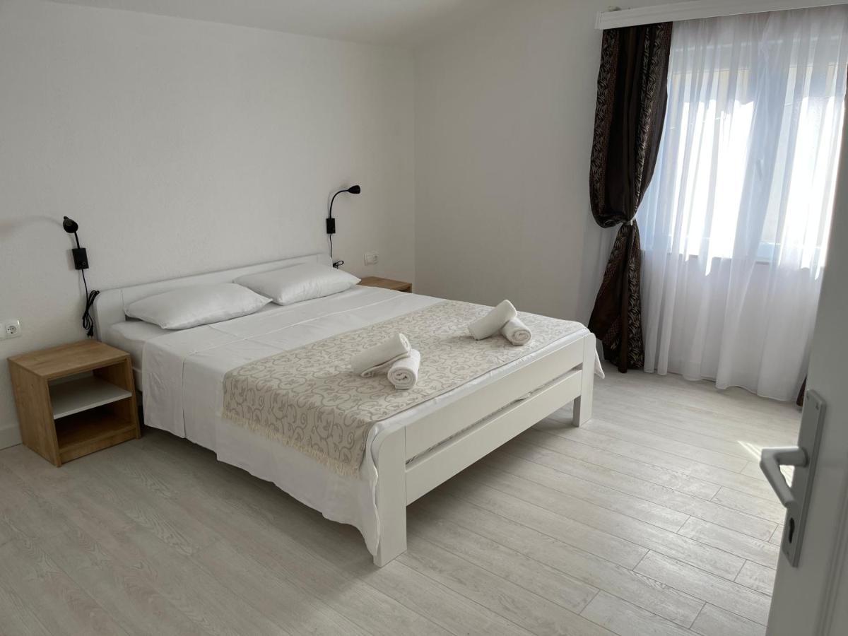 Sea View, Peaceful. Apartamento Makarska Exterior foto
