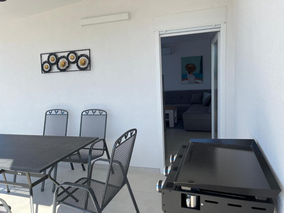 Sea View, Peaceful. Apartamento Makarska Exterior foto