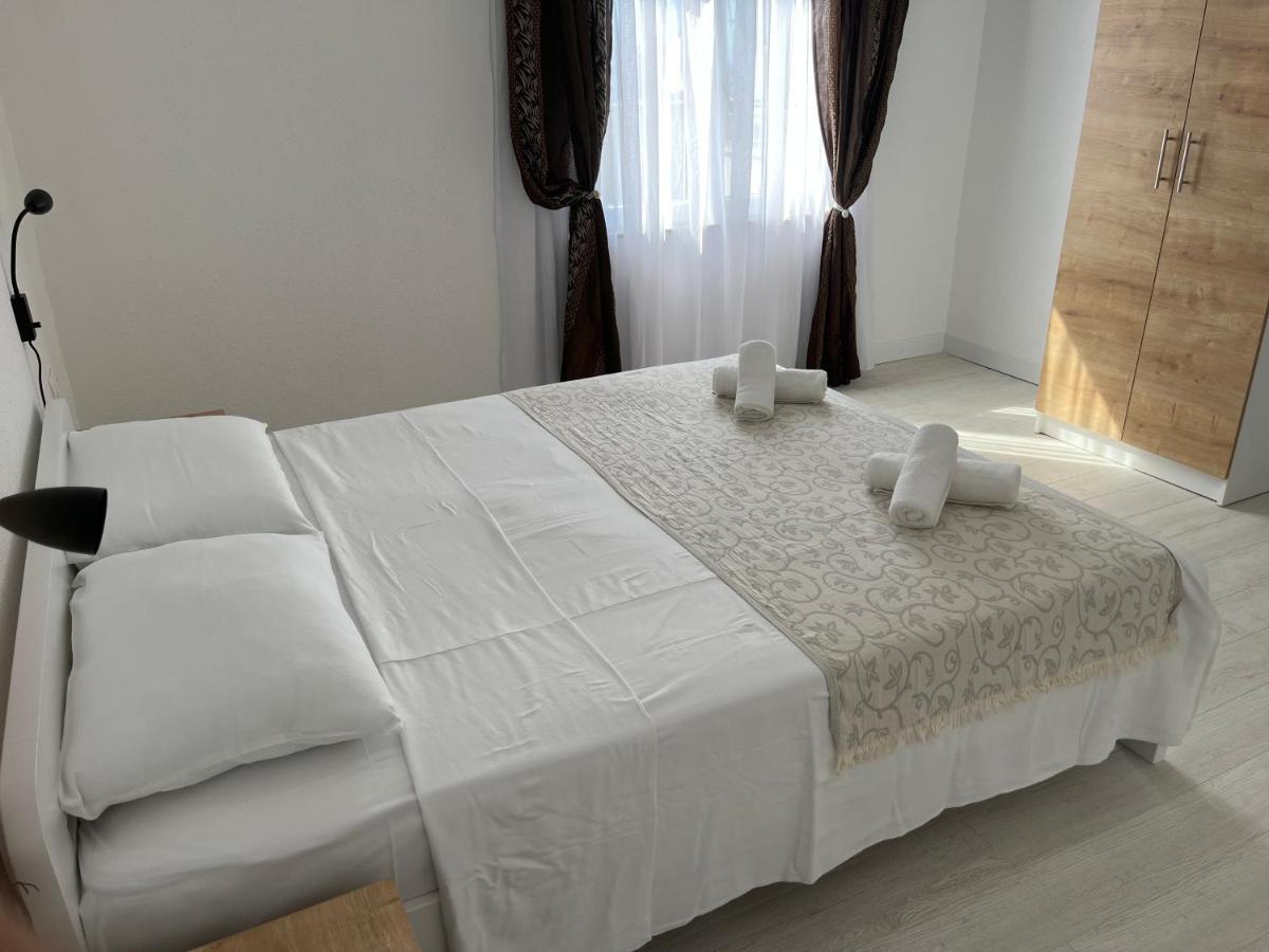 Sea View, Peaceful. Apartamento Makarska Exterior foto